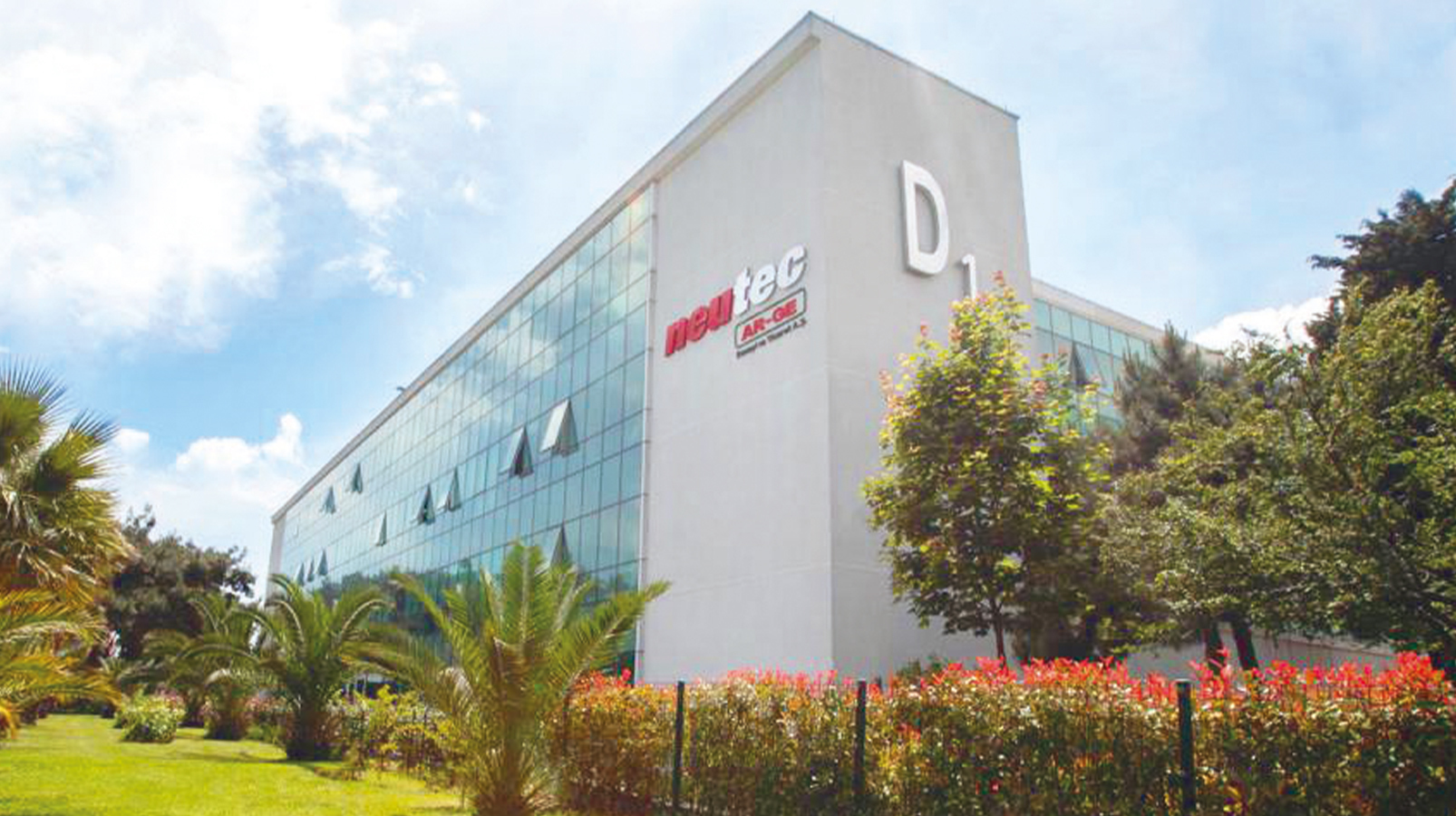 Neutec İlaç Ar-Ge Binası